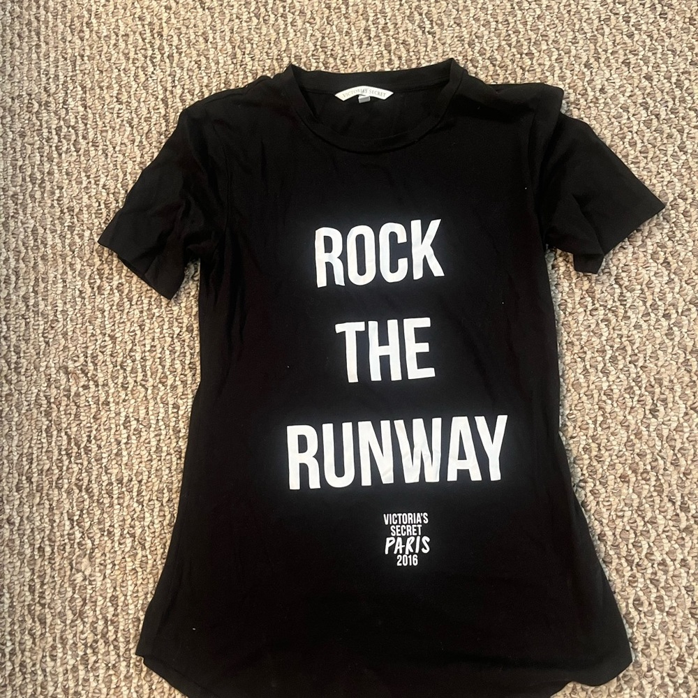 Victorias Secret T-Shirt